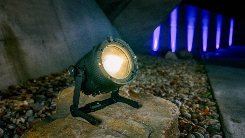 Astera Launches QuikPunch: A 5” Lens Wireless LED Fresnel that can Wash and Uplight